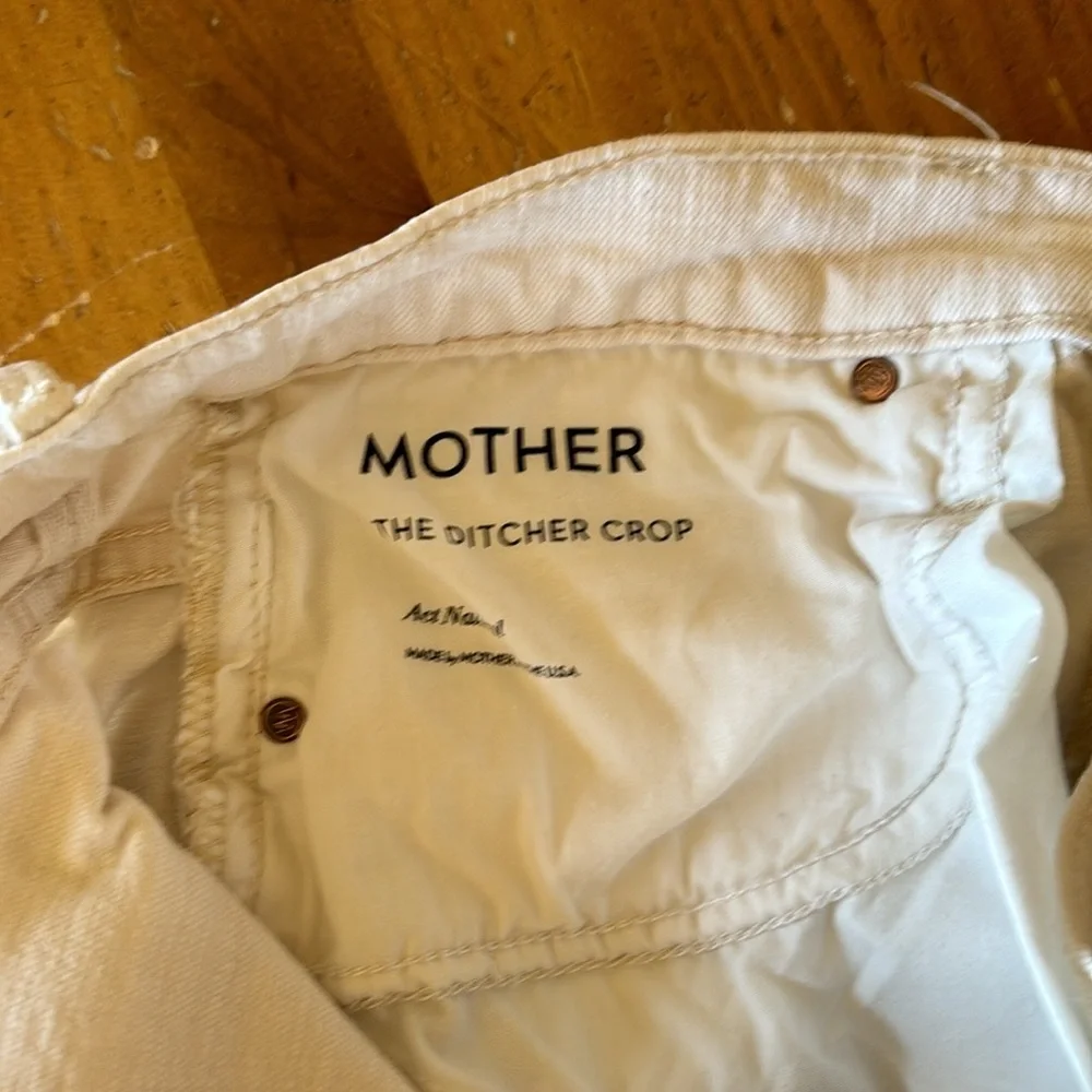 MOTHER Superior Ditcher Cropped Jeans in Act Natural - Picture 10 of 15